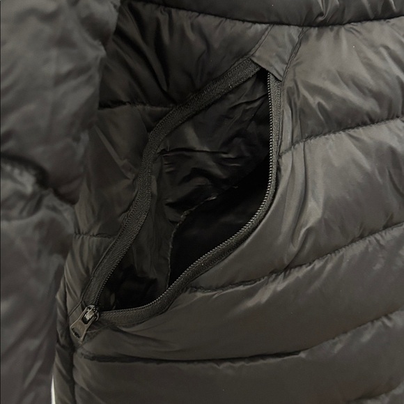 Lands' End Classic Black lightweight pack able puffer coat - size LP - Picture 5 of 6
